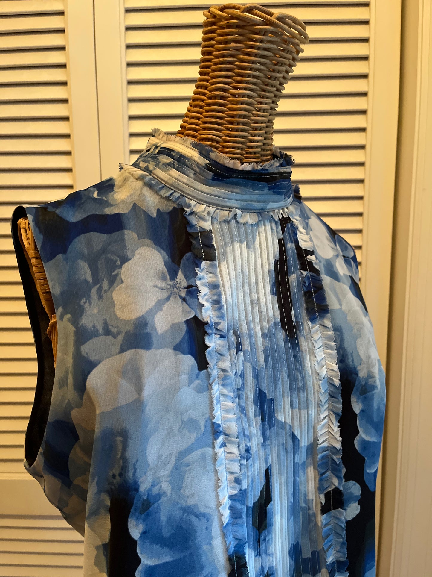 Karl Lagerfeld Sleeveless Top (L)