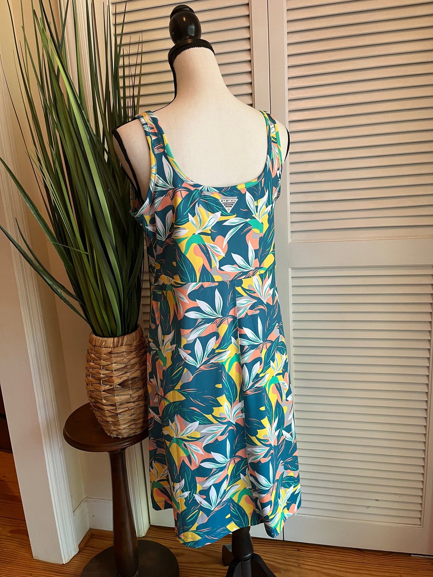 Columbia PFG Dress (L)
