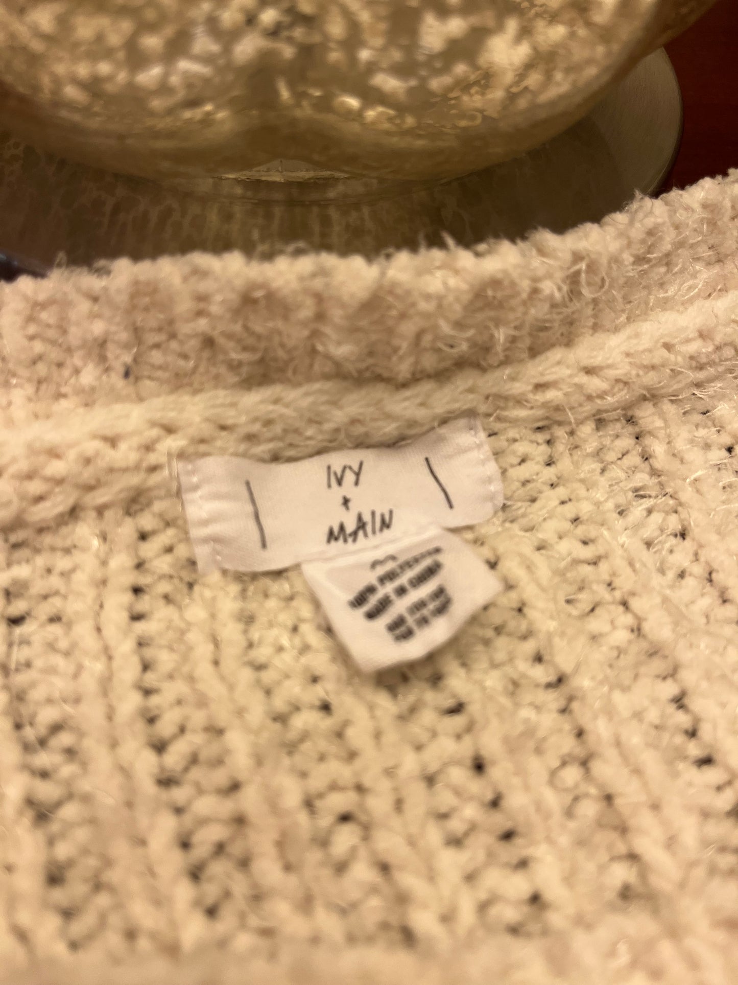 Ivy & Main Chunky Sweater (M)