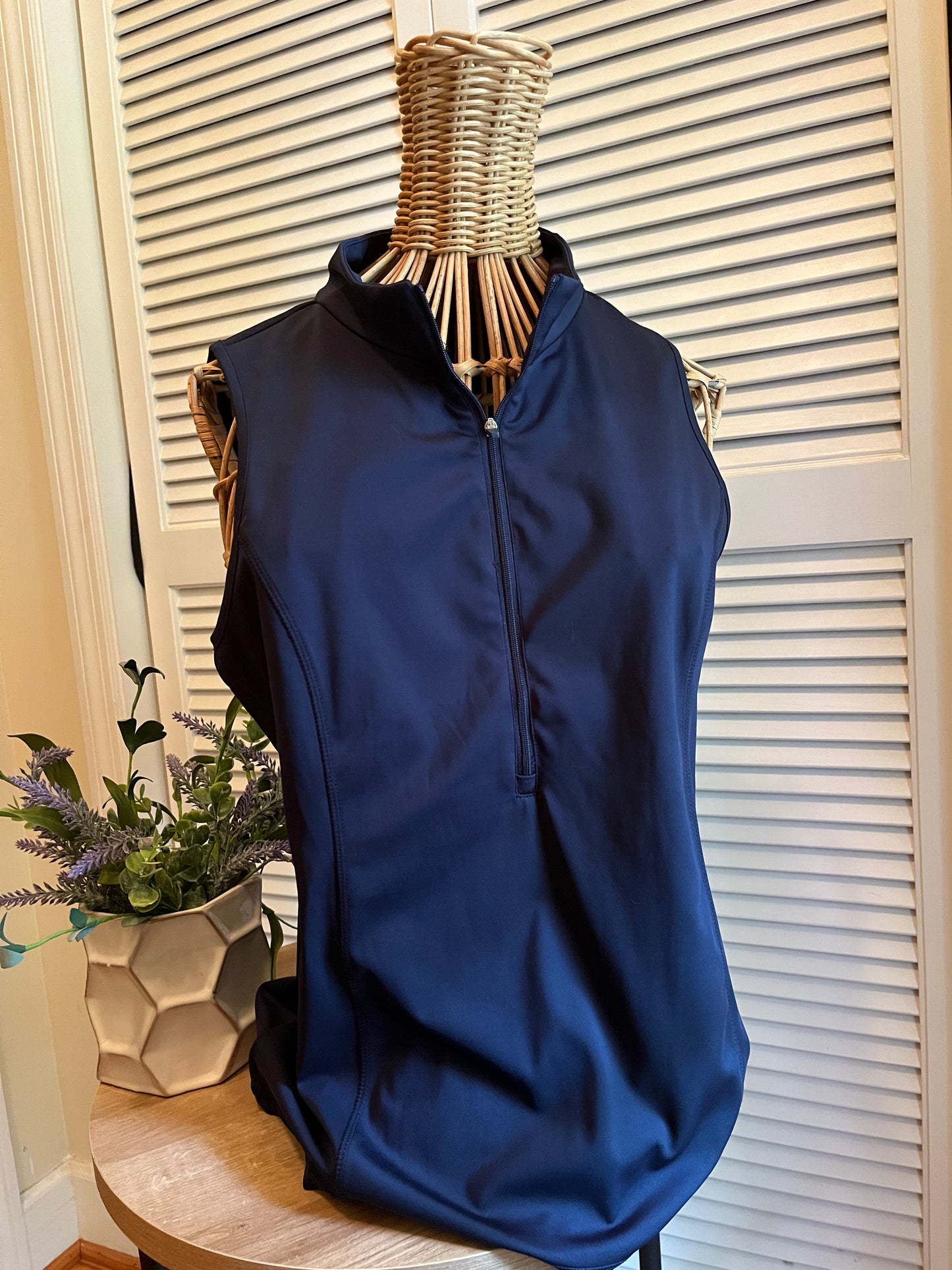 Boston Proper Sleeveless Quarter Zip Top (M)